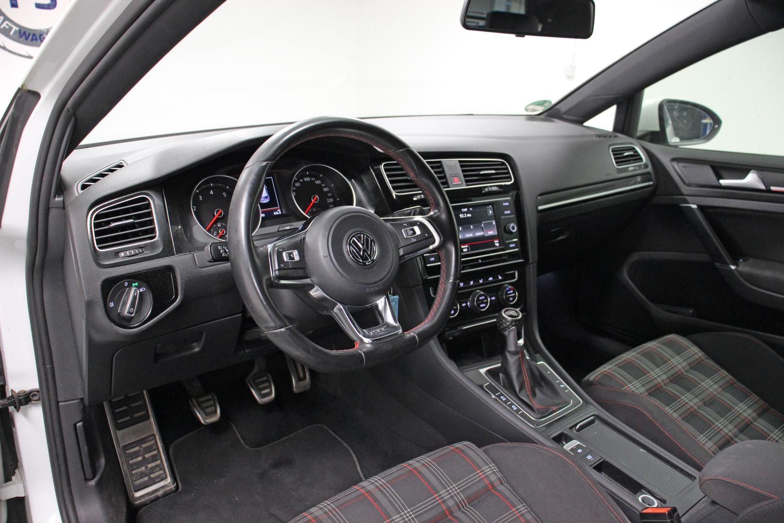 Volkswagen Golf GTI 2.0 TSI BI-XENON