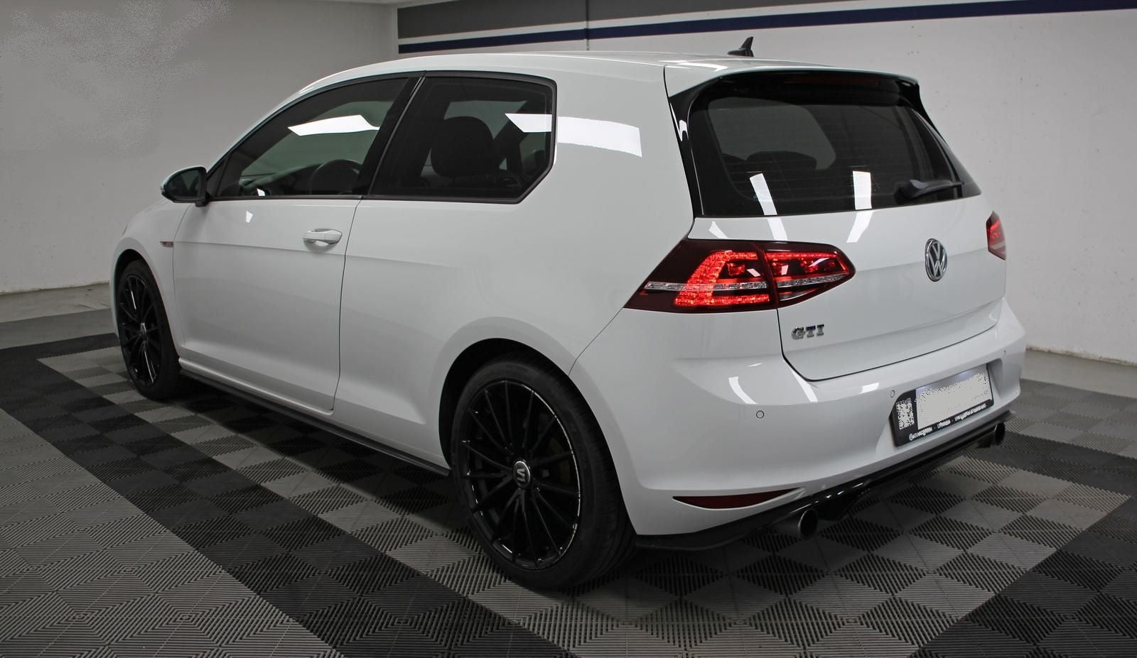 Volkswagen Golf GTI 2.0 TSI BI-XENON