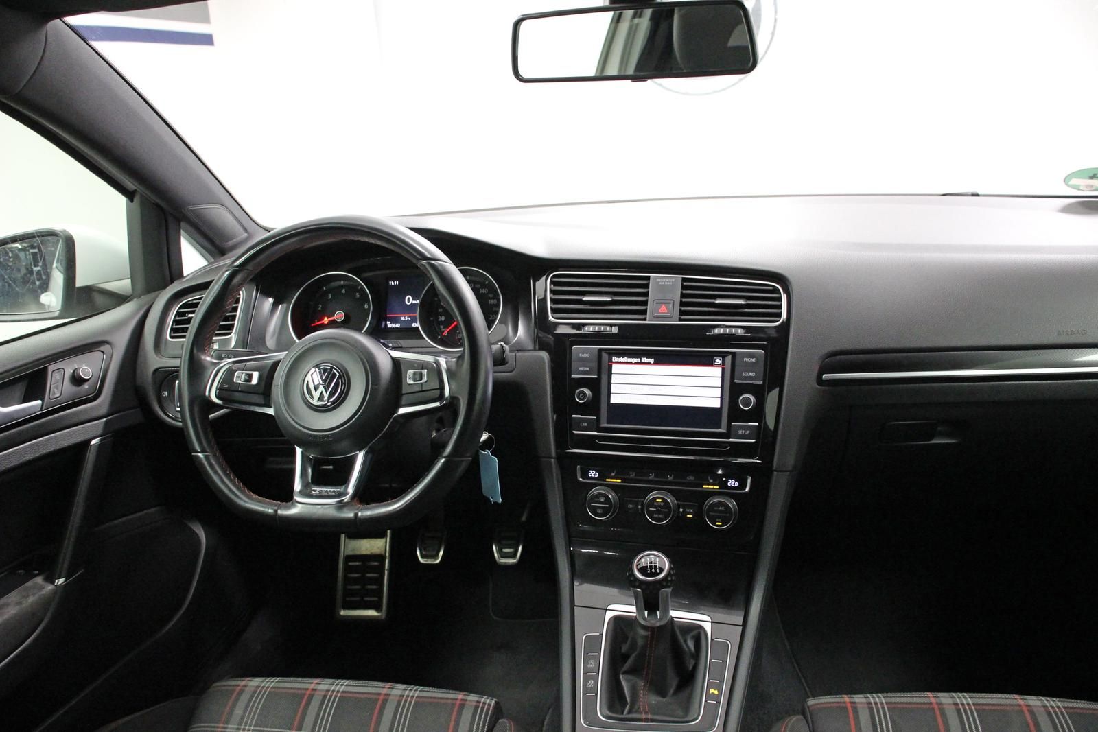 Volkswagen Golf GTI 2.0 TSI BI-XENON