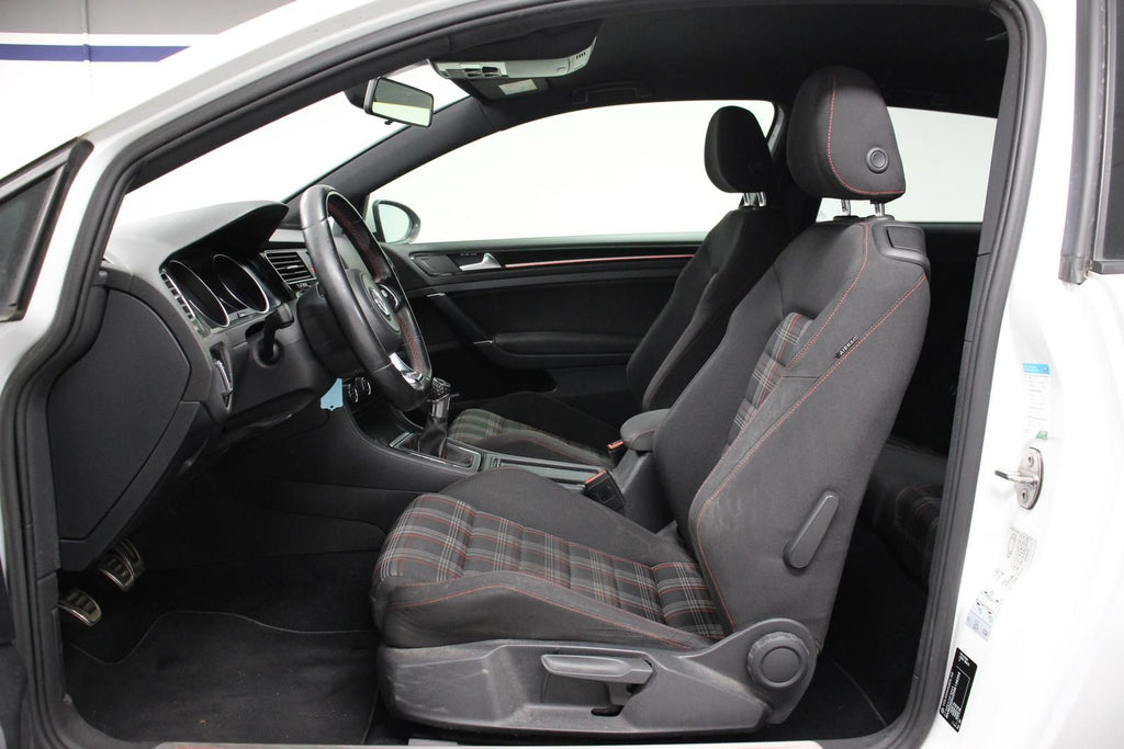 Volkswagen Golf GTI 2.0 TSI BI-XENON